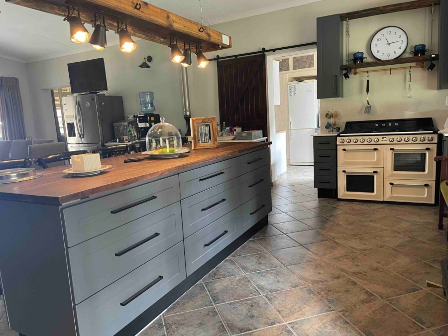 5 Bedroom Property for Sale in Oranjeville Free State